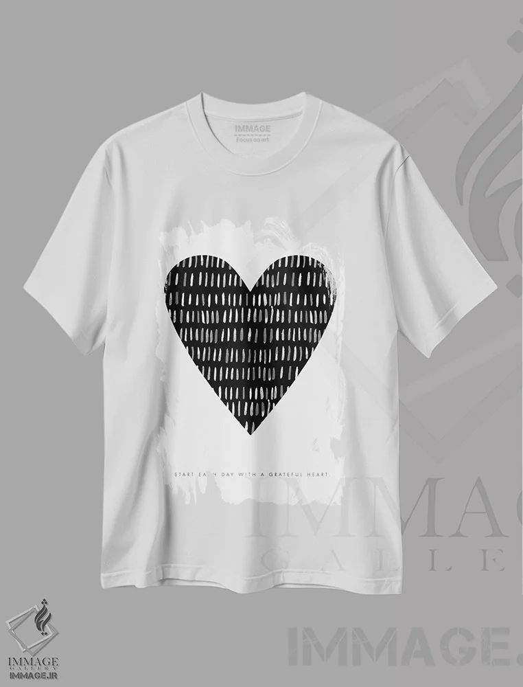 تیشرت سفید طرح دار – تیشرت انگیزشی ,"هر روز را شروع کن" اثر مرسدس لوپز چارّو فروشگاه ایماژ