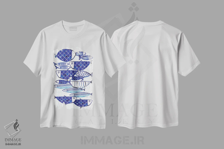 تیشرت سفید طرح دار – تیشرت مینیمال ,"ماهی آبی III" اثر مرسدس لوپز چارّو immage.ir