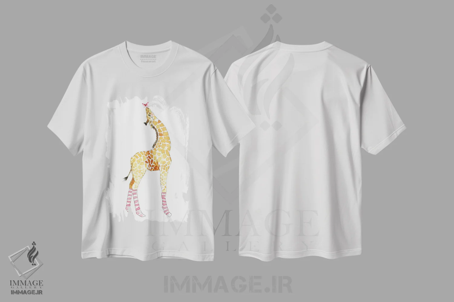 تیشرت سفید طرح دار – تیشرت حیوانات ,زرافه با پروانه اثر مرسدس لوپز چارّو فروشگاه ایماژ