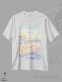 تیشرت سفید طرح دار – تیشرت ساحلی ,بندرگاه رویایی قایق های تفریحی با غروب و نور بر آب اثر مارکوس و مارتینا بلیشنر immage.ir