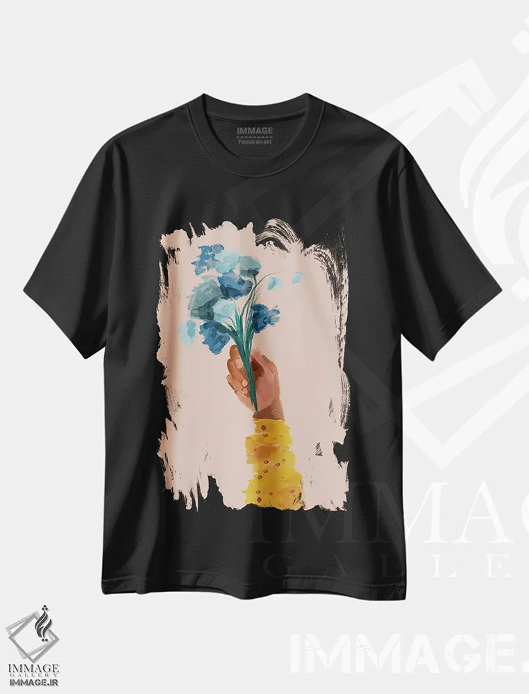 تیشرت مشکی طرح دار – تیشرت هنری ,دستی که گل ها را نگه داشته اثر مورگان هارپر نیکولز immage.ir
