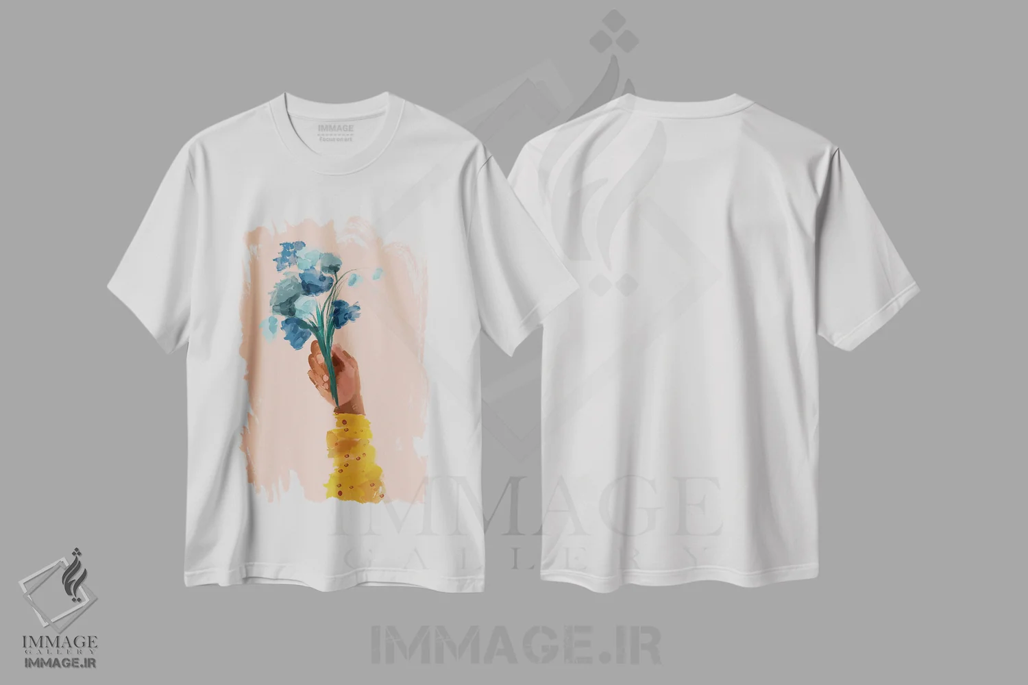 تیشرت سفید طرح دار – تیشرت هنری ,دستی که گل ها را نگه داشته اثر مورگان هارپر نیکولز فروشگاه ایماژ