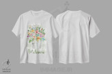 تیشرت سفید طرح دار – تیشرت هنری ,گل های خوش آمدگویی اثر مالی بی. immage.ir