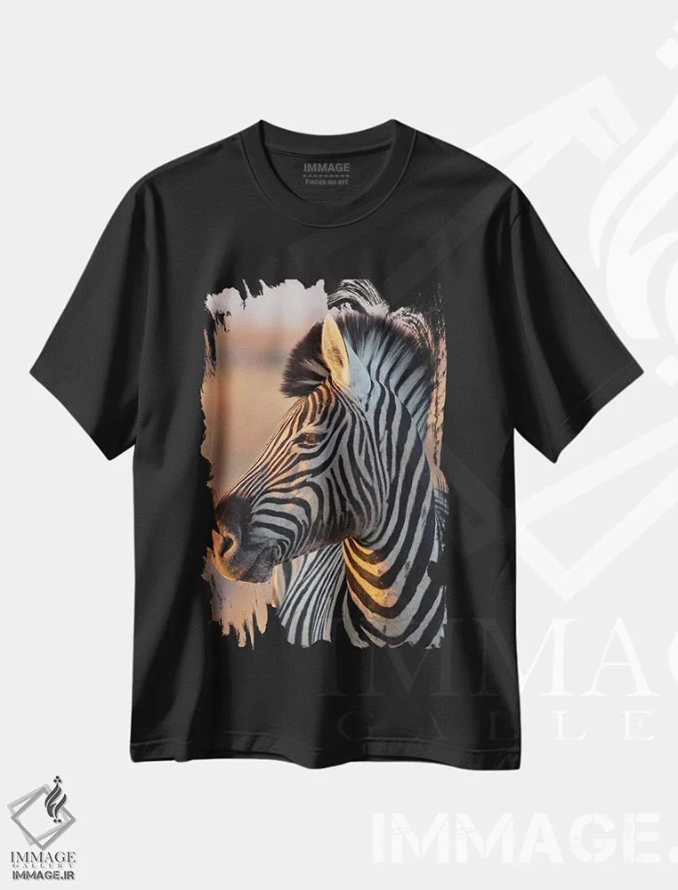 تیشرت مشکی طرح دار – تیشرت طبیعت ,گورخر نر در نور غروب اثر موگنس تروله فروشگاه ایماژ