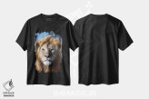 تیشرت مشکی طرح دار – تیشرت حیات وحش ,شیر با یال طلایی اثر موگنس تروله immage.ir