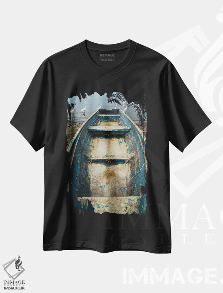 تیشرت مشکی طرح دار – تیشرت طبیعت ,قایق آبی اثر موایسس لوی immage.ir