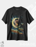 تیشرت مشکی طرح دار – تیشرت فانتزی ,اژدهای ماه اثر مایلز پینکنی immage.ir
