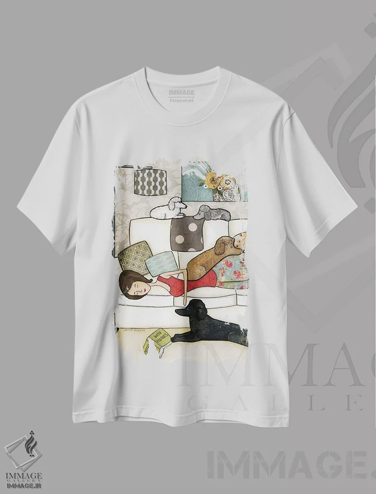 تیشرت سفید طرح دار – تیشرت فانتزی ,بیهوش کنار سگ های پودل اثر جیمی موراث immage.ir