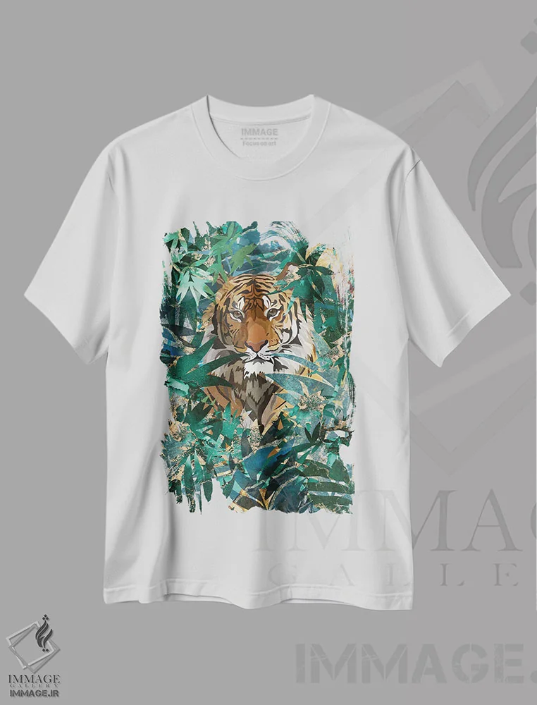 تیشرت سفید طرح دار – تیشرت طبیعت ,ببر در جنگل اثر سارا مانوفسکی immage.ir
