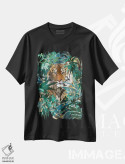 تیشرت مشکی طرح دار – تیشرت طبیعت ,ببر در جنگل اثر سارا مانوفسکی فروشگاه ایماژ