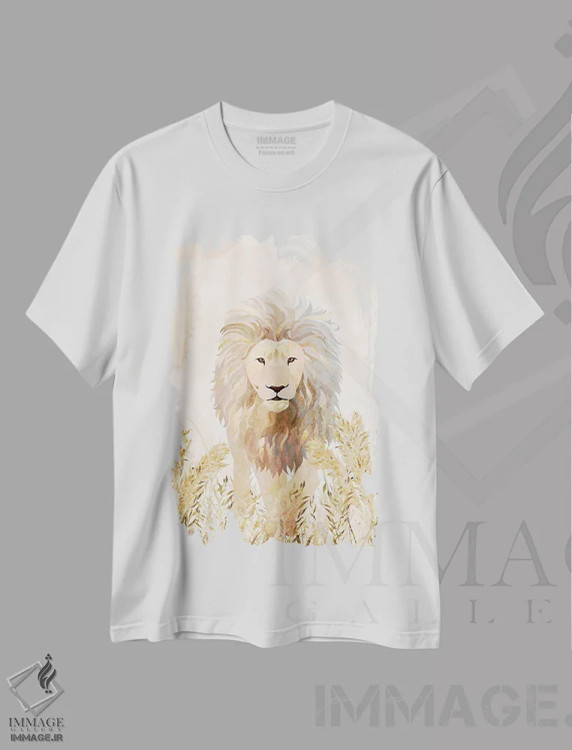 تیشرت سفید طرح دار – تیشرت حیوانات ,شیر طلایی در علفزار اثر سارا مانوفسکی فروشگاه ایماژ
