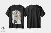 تیشرت مشکی طرح دار – تیشرت حیوانات ,گورخر طلایی فلزی با سبک گرانج اثر سارا مانوفسکی immage.ir