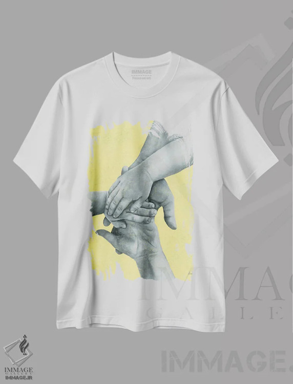 تیشرت سفید طرح دار – تیشرت هنری معناگرا ,در آغوش اتحاد اثر مارگاریتا استپانوا فروشگاه ایماژ