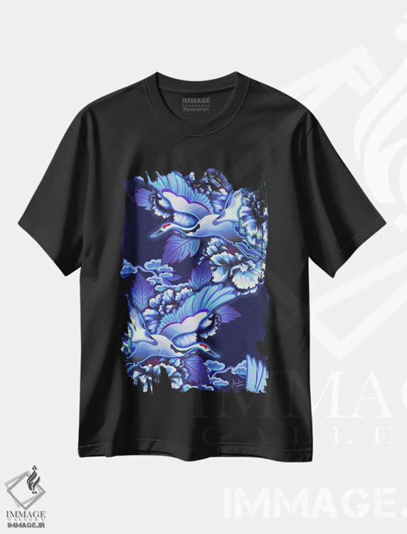 تیشرت مشکی طرح دار – تیشرت ژاپنی ,درناهای ژاپنی نیلی اثر مریلین مَدو immage.ir