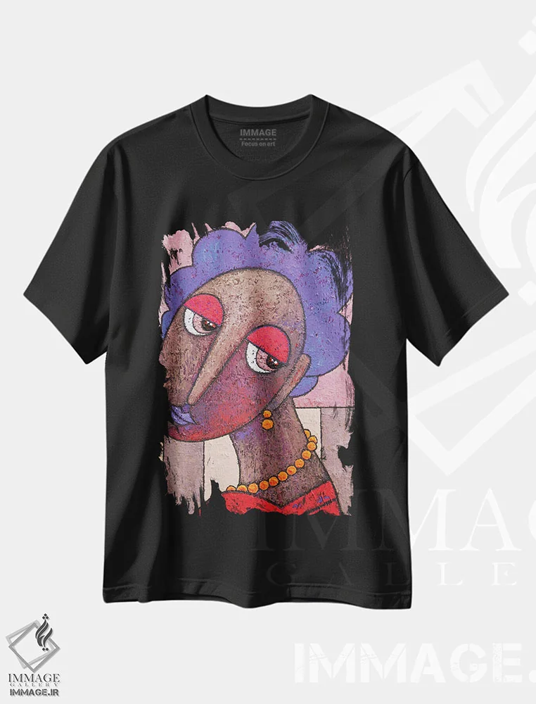 تیشرت مشکی طرح دار – تیشرت هنری ,دختر با گردنبند نارنجی اثر آدوبی مایداز مکین دی فروشگاه ایماژ
