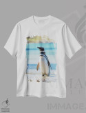 تیشرت سفید طرح دار – تیشرت حیوانات ,Falkland Islands,پنگوئن ماژلانیک در ساحل، جزایر فالکلند اثر مارتین زویک immage.ir