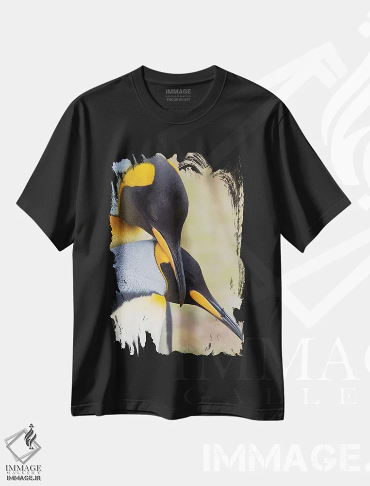 تیشرت مشکی طرح دار – تیشرت طبیعت ,نمایش خواستگاری پنگوئن شاه در جزایر فالکلند اثر مارتین زویک فروشگاه ایماژ