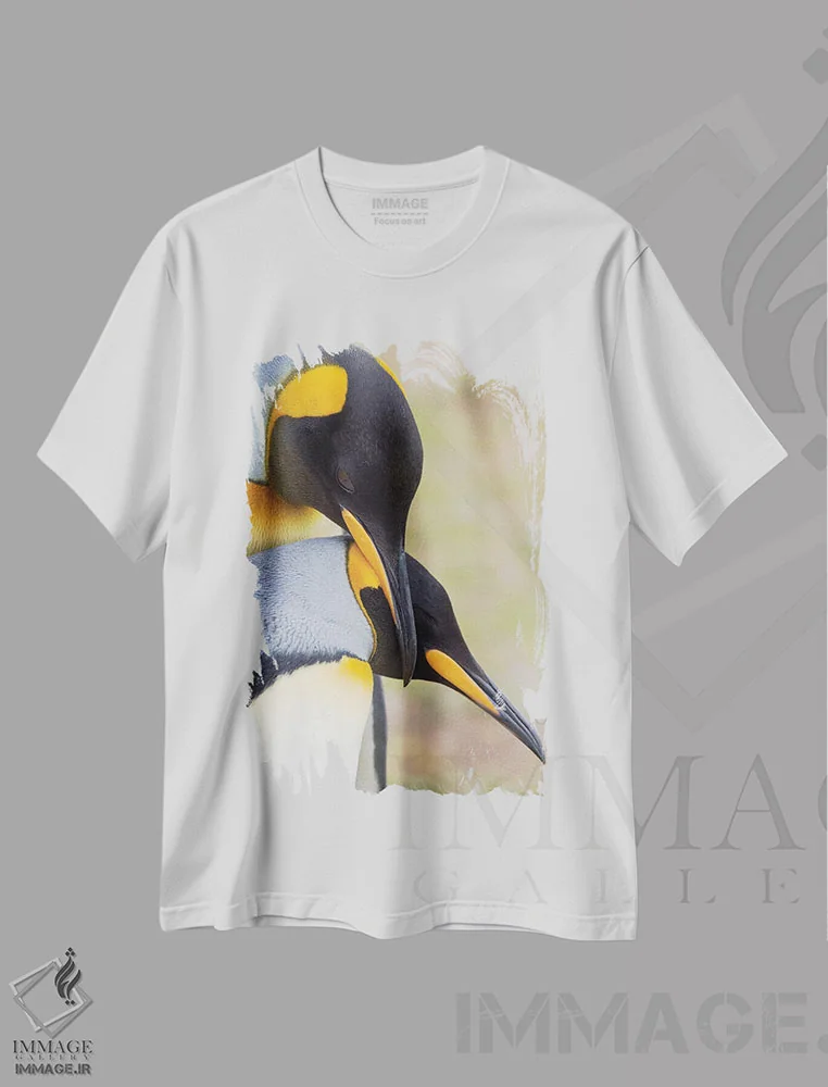 تیشرت سفید طرح دار – تیشرت طبیعت ,نمایش خواستگاری پنگوئن شاه در جزایر فالکلند اثر مارتین زویک immage.ir