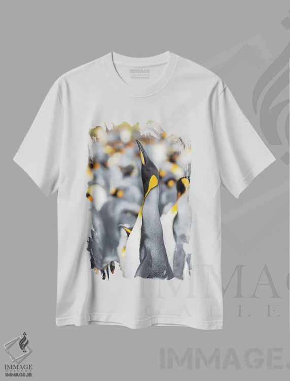 تیشرت سفید طرح دار – تیشرت حیوانات ,پنگوئن شاه در جزایر فالکلند اثر مارتین زویک immage.ir
