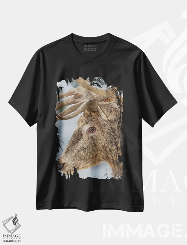 تیشرت مشکی طرح دار – تیشرت حیوانات ,Red Deer In Snow, Alpenwildpark ObermaiselsteinEurope, Germany, Bavaria,گوزن قرمز نر یا قوچ در برف، پارک حیات وحش آلپ اوبرمایزلشتاین، اروپا، آلمان، باواریا اثر مارتین زویک فروشگاه ایماژ