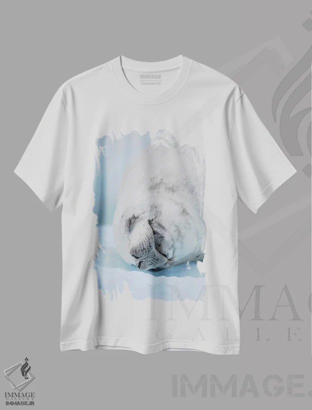 تیشرت سفید طرح دار – تیشرت حیوانات ,Resting On Ice Floe. Antarctica, Antarctic Peninsula, Detaille Island,فک خرچنگ خوار، استراحت بر روی تکه یخ شناور. جنوبگان، شبه جزیره جنوبگان، جزیره دیتایل اثر مارتین زویک فروشگاه ایماژ