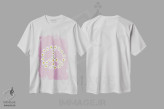 تیشرت سفید طرح دار – تیشرت مینیمالیستی ,علامت صلح گل داوودی بنفش اثر نیکول باسک immage.ir