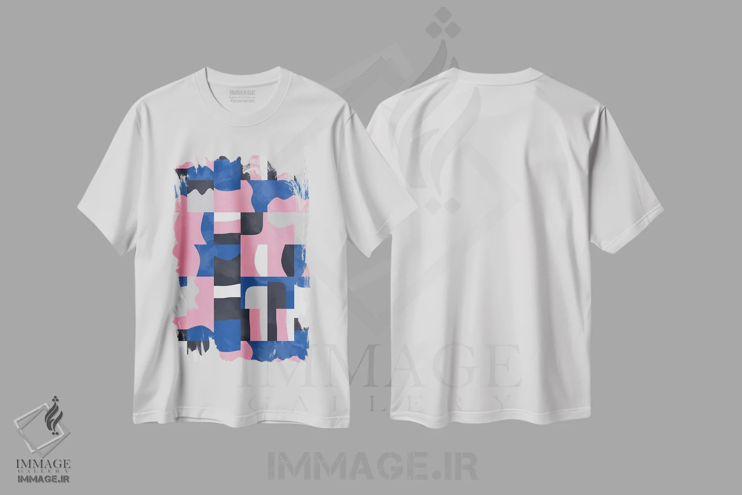 تیشرت سفید طرح دار – تیشرت انتزاعی هندسی ,مکعب ها و اشکال ارگانیک آبی و صورتی اثر نینولا دیزاین immage.ir