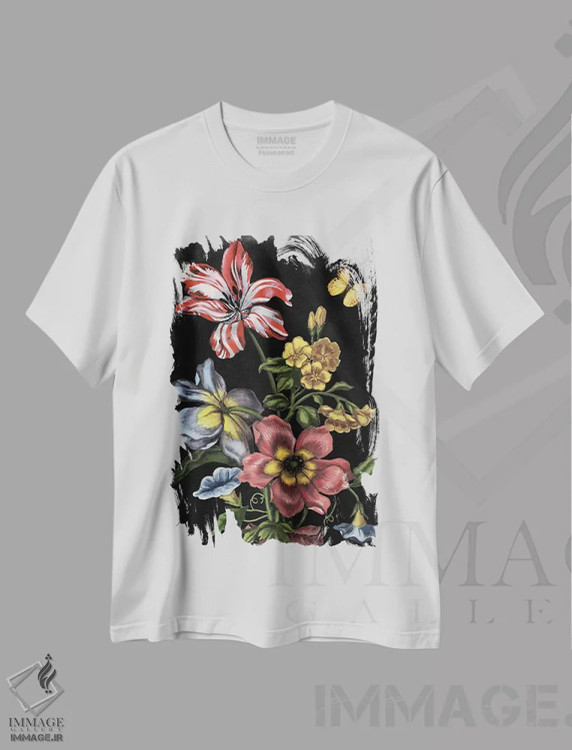 تیشرت سفید طرح دار گل های تیره یک اثر نائومی مک کاویت | immage.ir