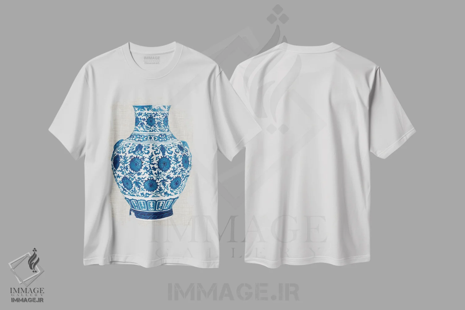 تیشرت سفید طرح دار گلدان مینگ روی کتان پنجم، دکور آسیایی اثر نائومی مک کاویت | فروشگاه ایماژ