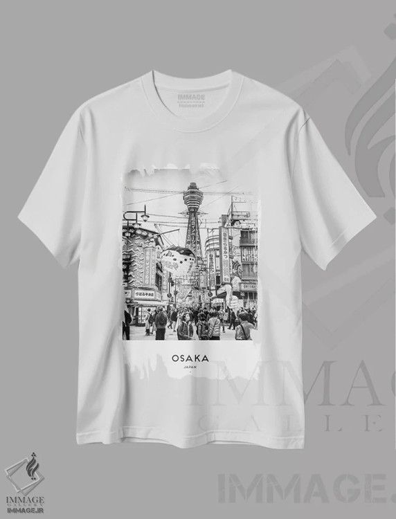 تیشرت سفید طرح دار اوساکا ژاپن، عکاسی سیاه و سفید اثر نائومی دیویس | immage.ir