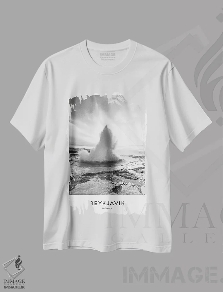 تیشرت سفید طرح دار ریکیاویک ایسلند، عکاسی سیاه و سفید اثر نائومی دیویس | فروشگاه ایماژ