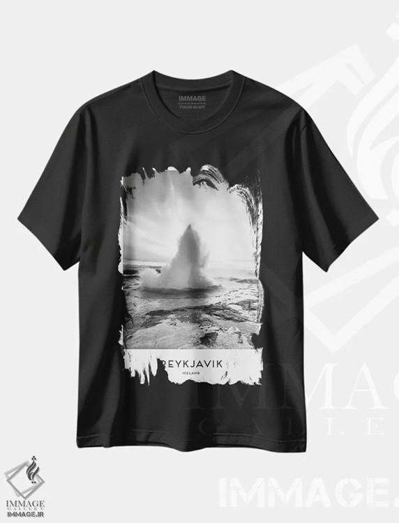 تیشرت مشکی طرح دار ریکیاویک ایسلند، عکاسی سیاه و سفید اثر نائومی دیویس | immage.ir
