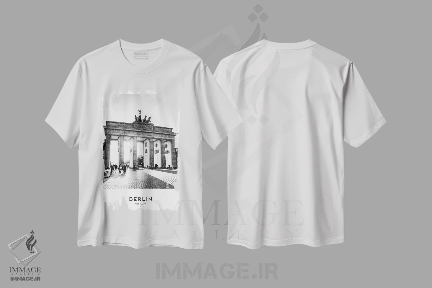 تیشرت سفید طرح دار برلین آلمان، عکاسی سیاه و سفید اثر نائومی دیویس | immage.ir