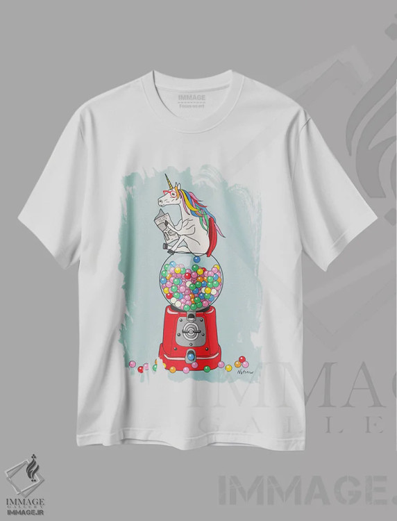 تیشرت سفید طرح دار آدامس تک شاخ، هنر دیجیتال اثر نوتسنیو آرت | فروشگاه ایماژ