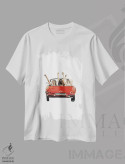 تیشرت سفید طرح دار ماشین دوستان دختر، تزئینی اثر آملیا نویز | immage.ir