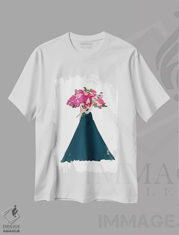 تیشرت سفید طرح دار زنان با گل های صورتی، تزئینی اثر آملیا نویز | immage.ir