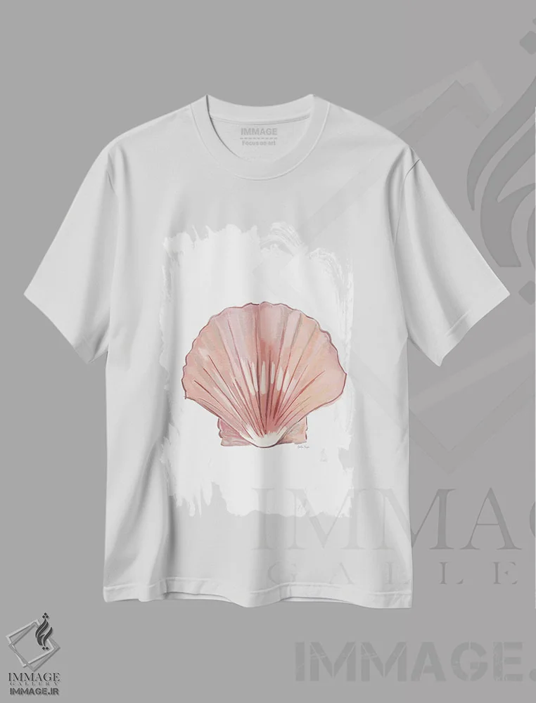 تیشرت سفید طرح دار صدف دریایی، دکور ساحلی اثر آملیا نویز | فروشگاه ایماژ