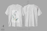 تیشرت سفید طرح دار گیاهان مدرن طلایی و مریم گلی، تزئینی اثر نوردیک پرینت استودیو | immage.ir
