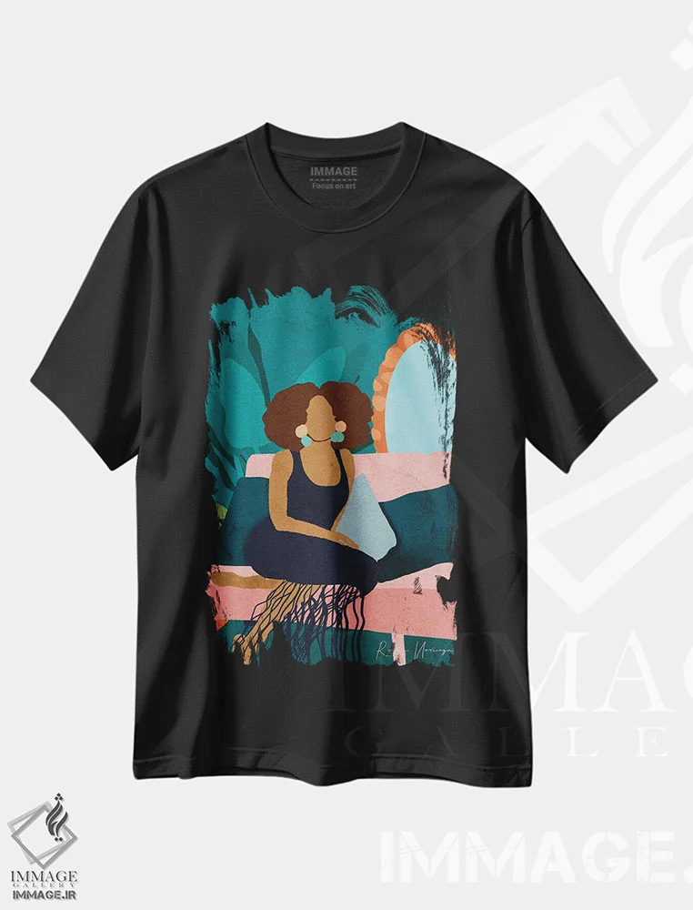 تیشرت مشکی طرح دار روی کاناپه ام، هنر آمریکایی آفریقایی تبار اثر رینا نوریگا | immage.ir