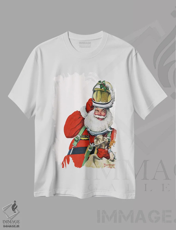 تیشرت سفید طرح دار بابانوئل دوران فضایی، هنر فاخر کلاسیک اثر نورمن راکول | immage.ir