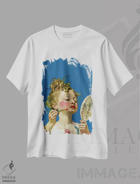 تیشرت سفید طرح دار دختر بچه با رژ لب، هنر فاخر کلاسیک اثر نورمن راکول | immage.ir