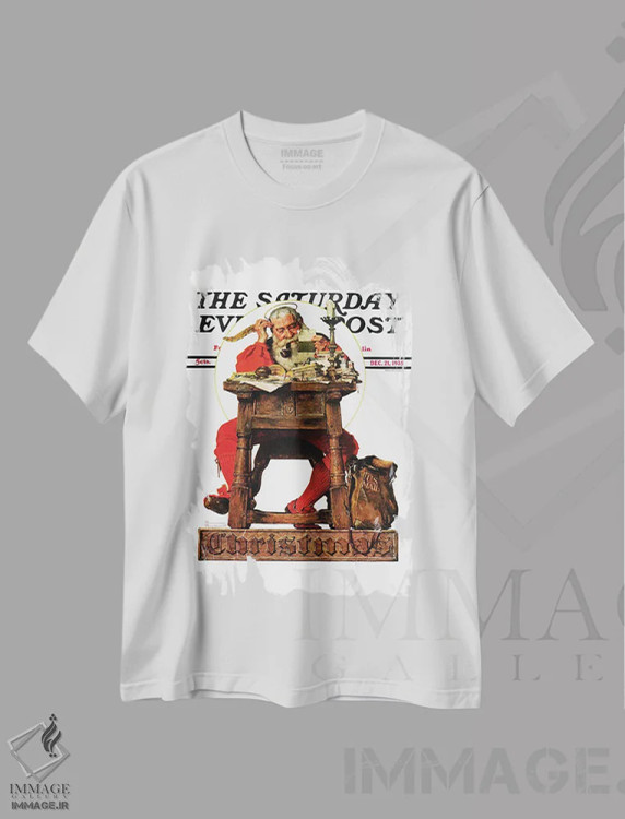 تیشرت سفید طرح دار جلد بابانوئل پشت میزش، هنر فاخر کلاسیک اثر نورمن راکول | immage.ir