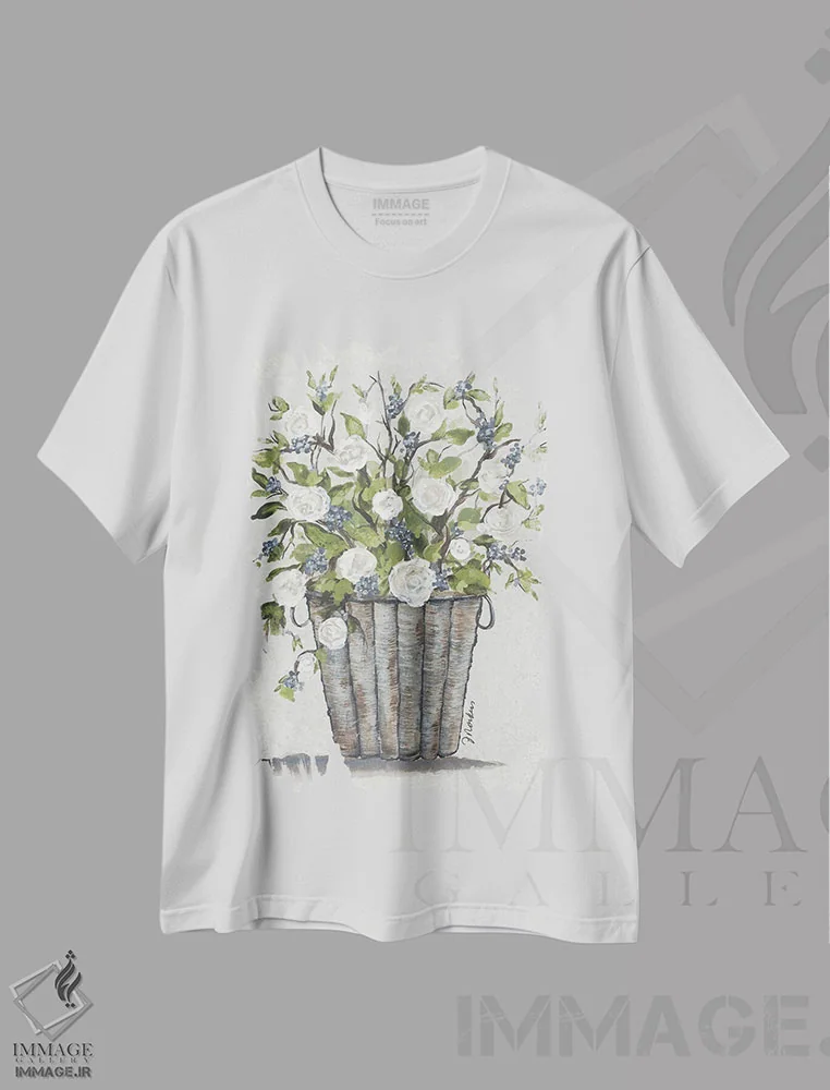 تیشرت سفید طرح دار سبد گل رز شیرین، دکور معاصر اثر جولی نورکوس | فروشگاه ایماژ