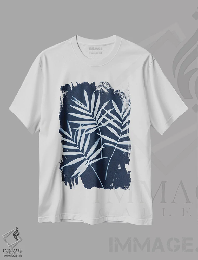 تیشرت سفید طرح دار نخل نیلی، مدیوم اثر جولی نورکوس | immage.ir
