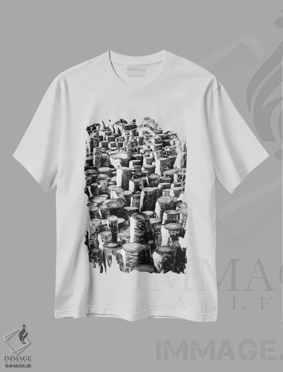 تیشرت سفید طرح دار کنده های ایستاده، عکاسی سیاه و سفید اثر نیک ریو | فروشگاه ایماژ