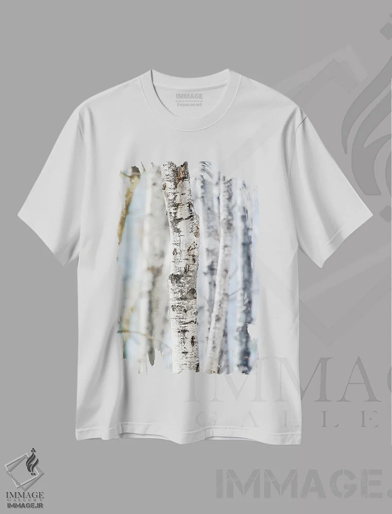 تیشرت سفید طرح دار درخت توس از نمای نزدیک با نور آسمان آبی، مدیوم اثر نیک ریو | فروشگاه ایماژ