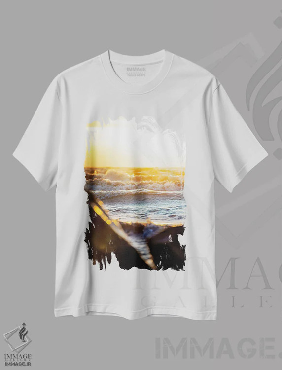 تیشرت سفید طرح دار نور خورشید درخشان از میان صخره ها بر فراز دریاچه ۲، مدیوم اثر نیک ریو | فروشگاه ایماژ