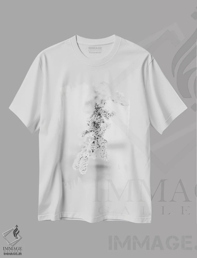 تیشرت سفید طرح دار شاخه کاج یخ زده، دکور تعطیلات اثر نیک ریو | فروشگاه ایماژ