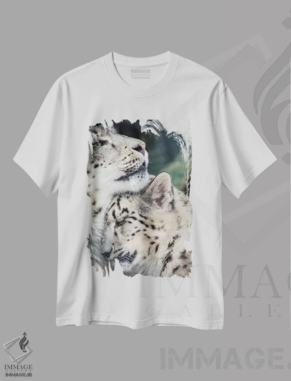 تیشرت سفید طرح دار پلنگ برفی مادر و توله اش، مدیوم اثر نیک ریو | فروشگاه ایماژ