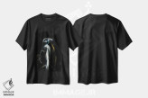 تیشرت مشکی طرح دار پنگوئن در میان دود، آبستره اثر نیک ریو | فروشگاه ایماژ
